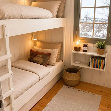 Cozy Family Friendly At Beautiful Location! *