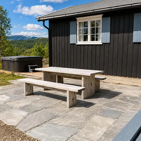 Cozy Family Friendly At Beautiful Location! *