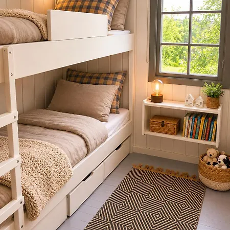 Cozy Family Friendly At Beautiful Location!