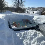 Cozy Family Friendly At Beautiful Location!